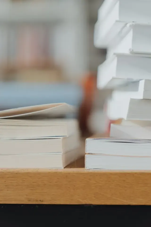 Иллюстраторы книг Владислава Крапивина: кто создавал визуальный мир «каравелл» и «островов»